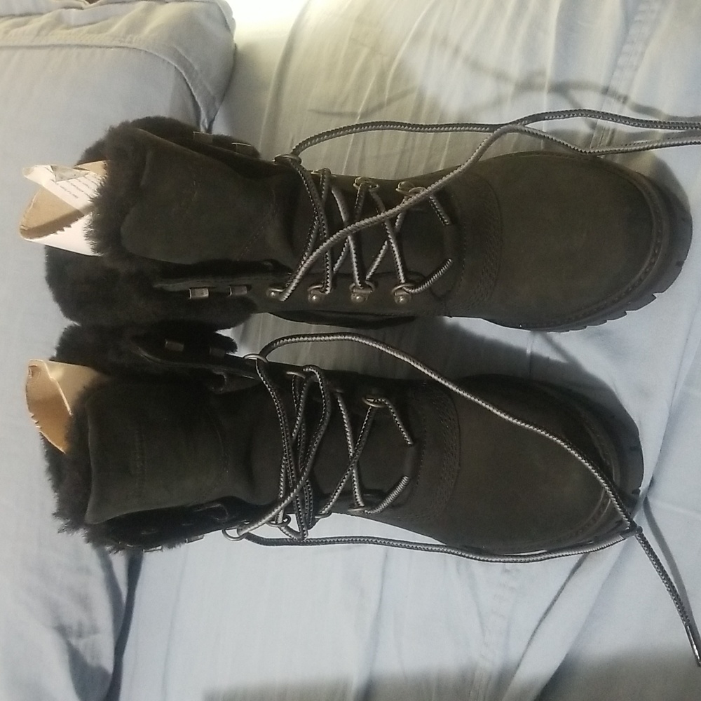 BOOTS - Picture 2 of 4